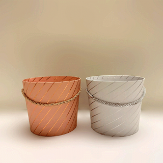 Cachep� R�gido Listrado - und